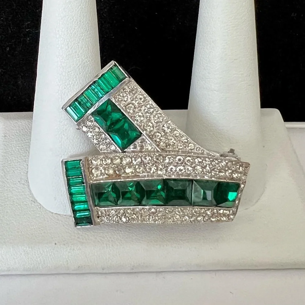 Stunning Crystal Fur Clip - Picture 4 of 7